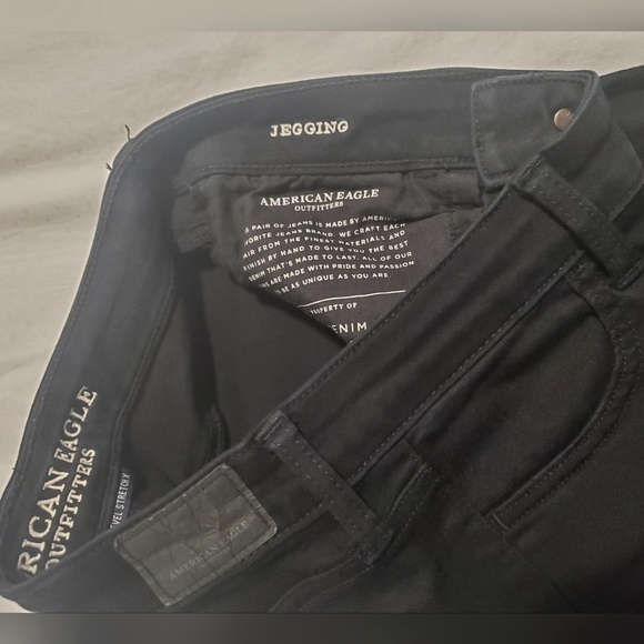 American Eagle | Ne(x)t Level Jegging | Black | 4 Regular - Picture 3 of 8